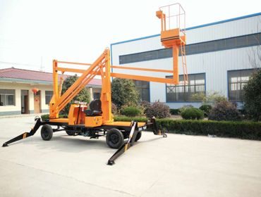 自行曲或折臂升降平臺(tái)